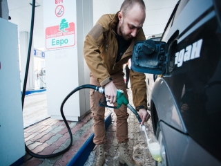 Как бороться с воровством топлива водителями